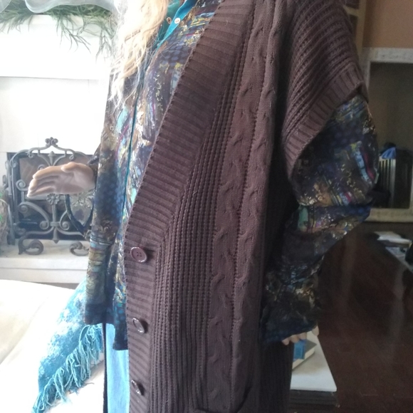 Brown sweater vest - Picture 4 of 6